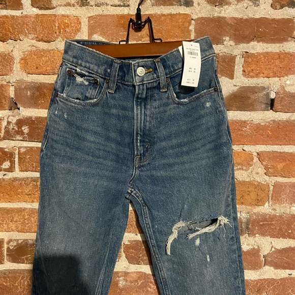 Abercrombie Ripped High Rise Mom Jeans - Picture 4 of 8